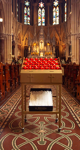 Lampadário 33 velas dourado