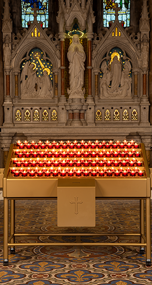 Lampadário 136 velas dourado