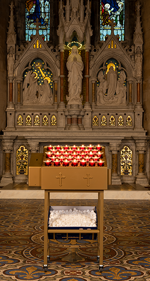 Lampadário 33 velas dourado